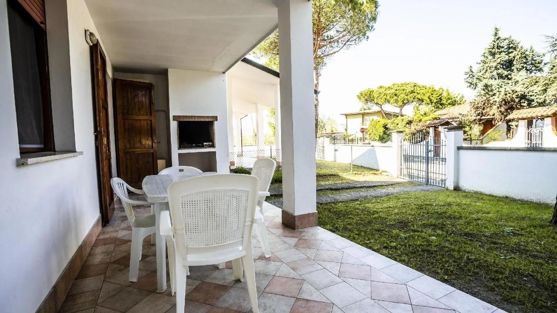 Ferienhaus In Lido Di Volano Mit Terrasse, Grill Und Garten Holiday home