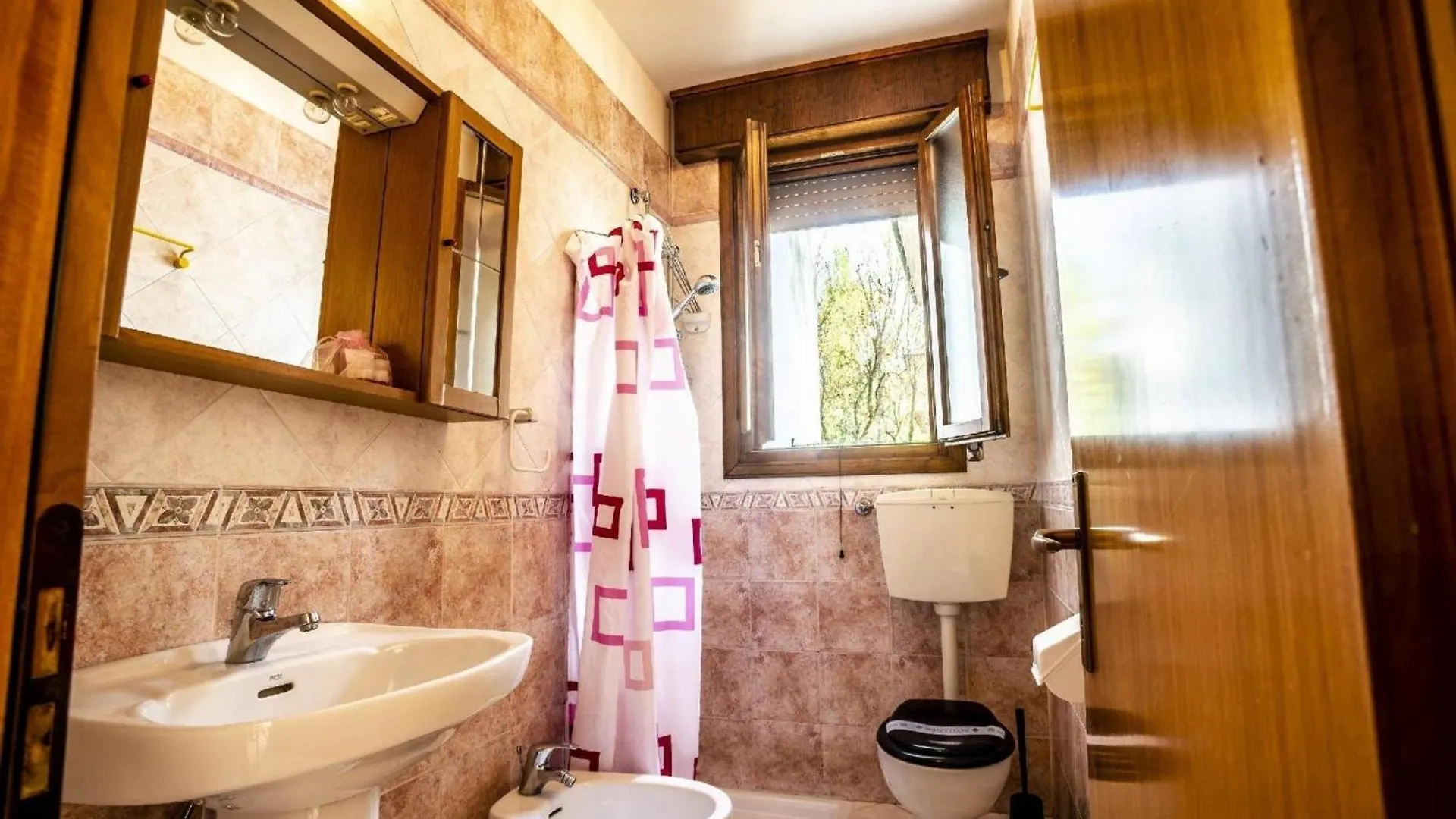Prázdninový dům Ferienhaus In Lido Di Volano Mit Terrasse, Grill Und Garten